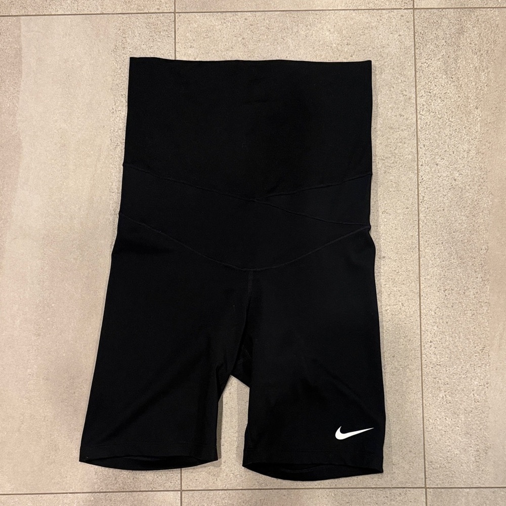 Nike Maternity Women's Black Bike Shorts - small